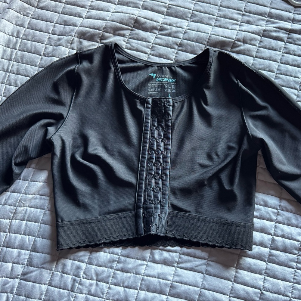 Marena Recovery Black Compression Top